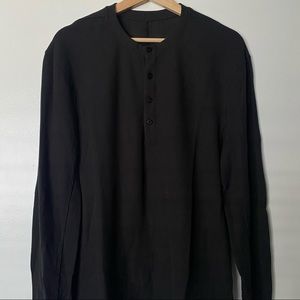 Men’s size L light black waffle knit Henley